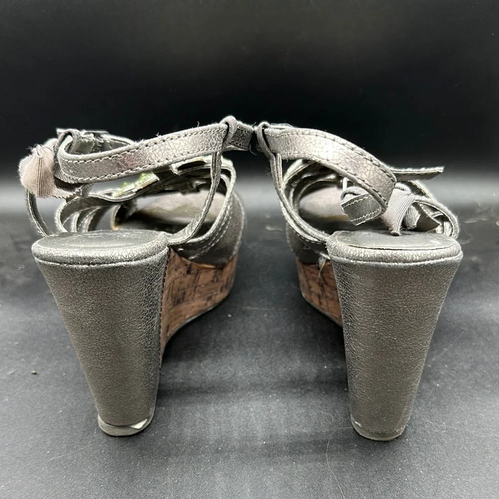 metallic & green rhinestone BKE Sole Starla wedge sandals size 9